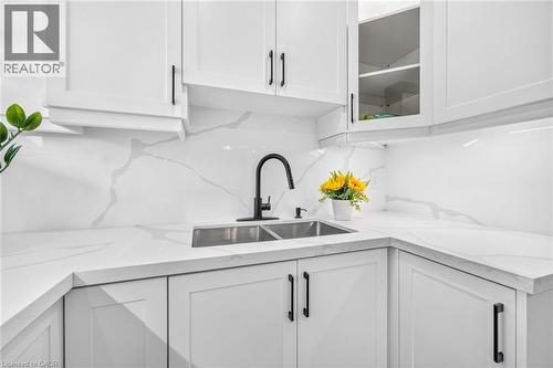 138 Rendell Boulevard, Hamilton, ON - Indoor Photo Showing Kitchen With Double Sink