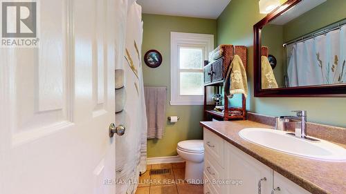 4 King Street, Cornwall, ON - Indoor Photo Showing Bathroom