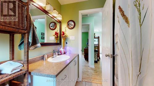 4 King Street, Cornwall, ON - Indoor Photo Showing Bathroom