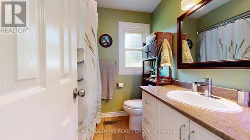 4 King Street, Cornwall, ON - Indoor Photo Showing Bathroom