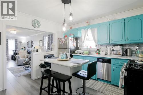 3612 King, Windsor, ON - Indoor Photo Showing Kitchen