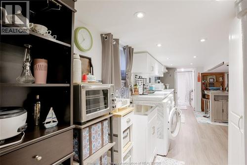 3612 King, Windsor, ON - Indoor Photo Showing Kitchen
