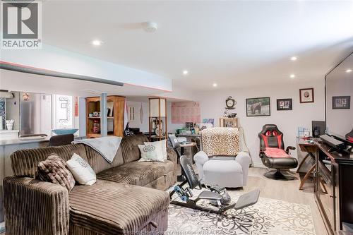 3612 King, Windsor, ON - Indoor Photo Showing Living Room