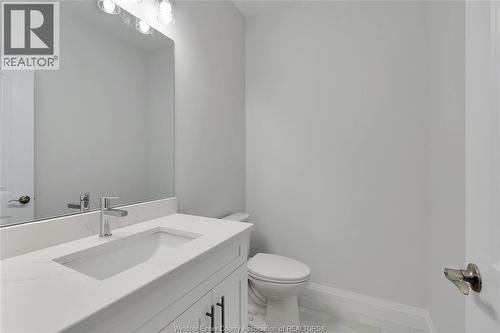 33 Eagle, Leamington, ON - Indoor Photo Showing Bathroom