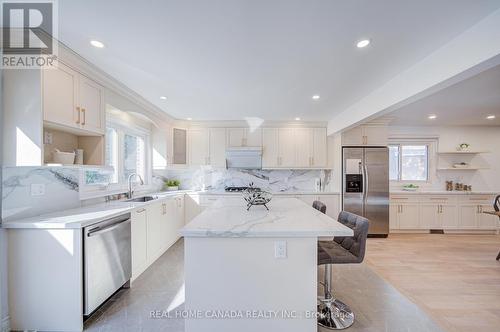 20 Saddletree Drive, Toronto, ON - Indoor Photo Showing Kitchen With Upgraded Kitchen