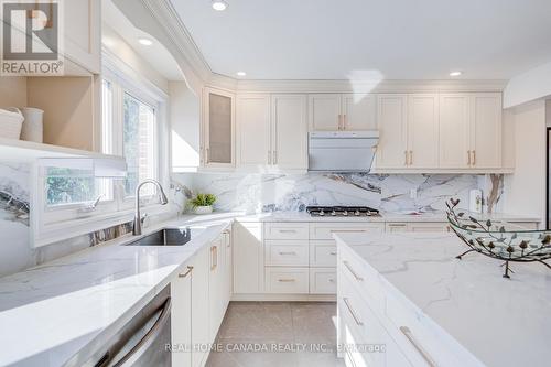 20 Saddletree Drive, Toronto, ON - Indoor Photo Showing Kitchen With Upgraded Kitchen