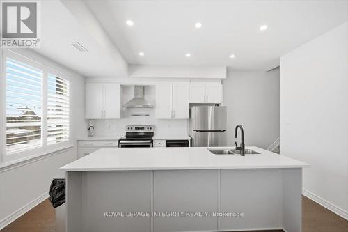359 Axis Way, Ottawa, ON - Indoor Photo Showing Kitchen With Stainless Steel Kitchen With Double Sink With Upgraded Kitchen