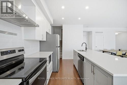359 Axis Way, Ottawa, ON - Indoor Photo Showing Kitchen With Stainless Steel Kitchen