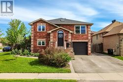 2 HEWITT PLACE Barrie, ON L4M 7B4