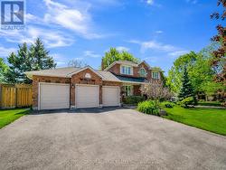 48 MAPLE WAY  East Gwillimbury, ON L0G 1V0