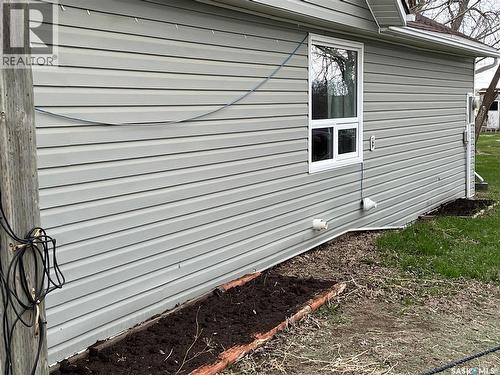 9 2Nd Street E, Willow Bunch, SK - Outdoor