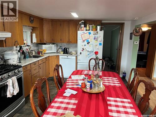 9 2Nd Street E, Willow Bunch, SK - Indoor