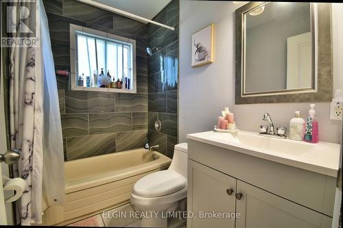 20 Tecumseh Street, St. Thomas, ON - Indoor Photo Showing Bathroom