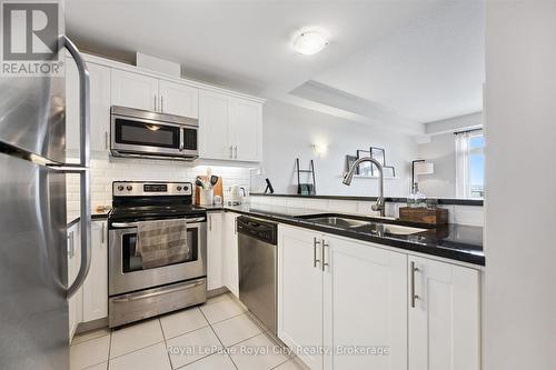 403 - 2 COLONIAL DRIVE  Guelph (Pineridge/Westminster Woods), ON N1L 0K8