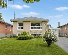 33 DANISH CRESCENT Toronto, ON M9C 4A6