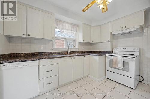 33 Danish Crescent, Toronto, ON - Indoor Photo Showing Kitchen