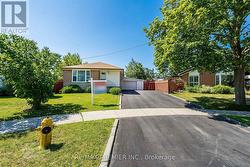 5 VALOIS COURT Toronto, ON M9V 2Z4