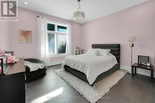 94 Terrence Park Drive, Hamilton (Ancaster), ON - Indoor Photo Showing Bedroom