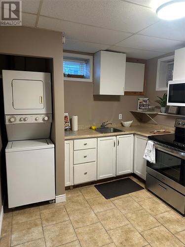 12 Blatch Avenue, St. John'S, NL - Indoor Photo Showing Laundry Room