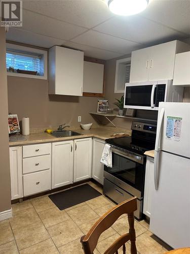 12 Blatch Avenue, St. John'S, NL - Indoor Photo Showing Kitchen
