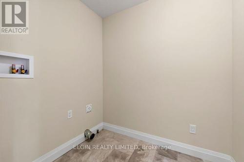 15 - 49 Royal Dornoch Drive, St. Thomas, ON - Indoor Photo Showing Other Room