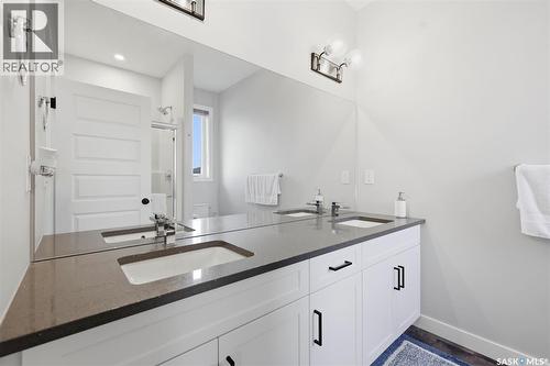 605 Feheregyhazi Boulevard, Saskatoon, SK - Indoor Photo Showing Bathroom