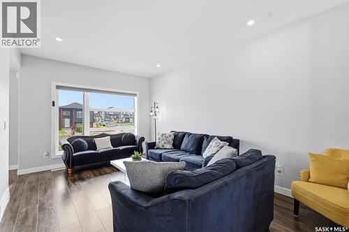 605 Feheregyhazi Boulevard, Saskatoon, SK - Indoor Photo Showing Living Room