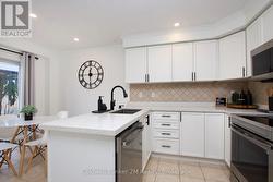 Kitchen. - 