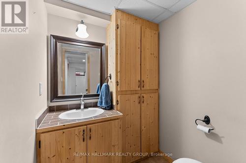 1446 Deavy Way, Ottawa, ON - Indoor Photo Showing Bathroom