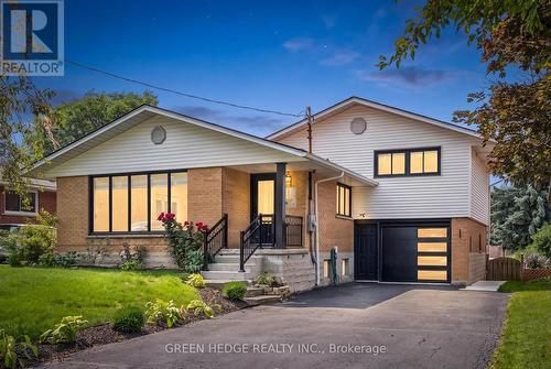 385 Village Crescent, Kitchener, ON - Outdoor