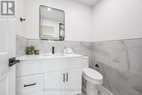 385 Village Crescent, Kitchener, ON - Indoor Photo Showing Bathroom