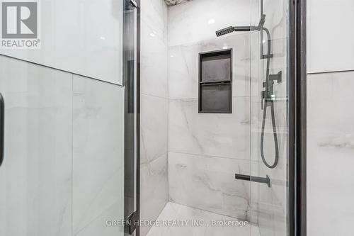 385 Village Crescent, Kitchener, ON - Indoor Photo Showing Bathroom