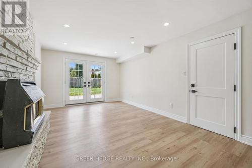 385 Village Crescent, Kitchener, ON - Indoor Photo Showing Other Room