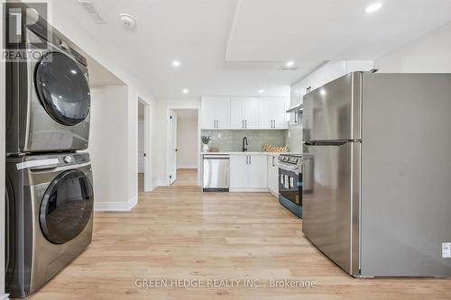 385 Village Crescent, Kitchener, ON - Indoor Photo Showing Laundry Room