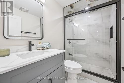 385 Village Crescent, Kitchener, ON - Indoor Photo Showing Bathroom