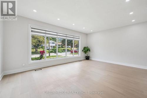 385 Village Crescent, Kitchener, ON - Indoor Photo Showing Other Room