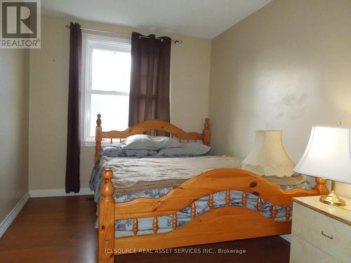 129 Ormond Drive, Oshawa, ON - Indoor Photo Showing Bedroom