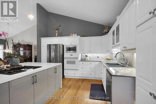 65 Kimberwick Crescent, Ottawa, ON - Indoor Photo Showing Kitchen With Double Sink With Upgraded Kitchen