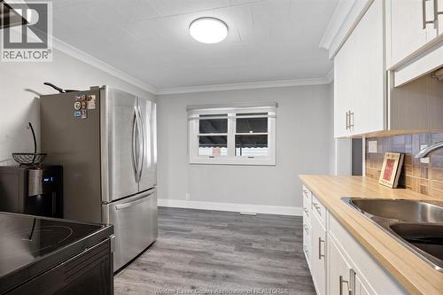 629 Labute, Tecumseh, ON - Indoor Photo Showing Kitchen With Double Sink