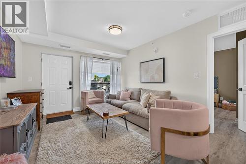 3320 Stella Crescent Unit# 109, Windsor, ON - Indoor Photo Showing Living Room
