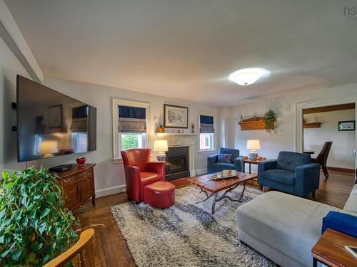 261 Edgewater Street, Mahone Bay, NS - Indoor Photo Showing Living Room With Fireplace