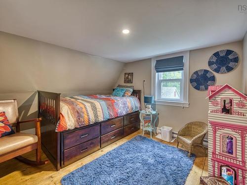 261 Edgewater Street, Mahone Bay, NS - Indoor Photo Showing Bedroom