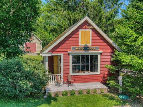 261 Edgewater Street, Mahone Bay, NS - Outdoor