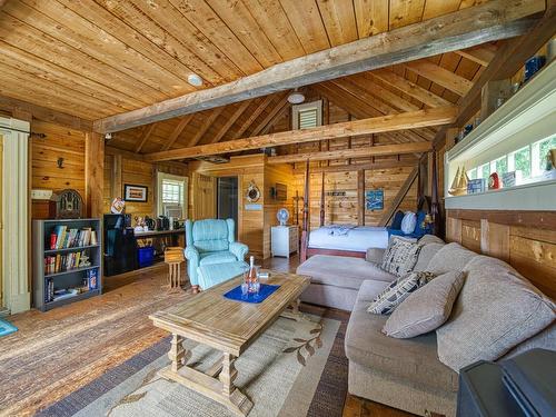 261 Edgewater Street, Mahone Bay, NS -  Photo Showing Living Room