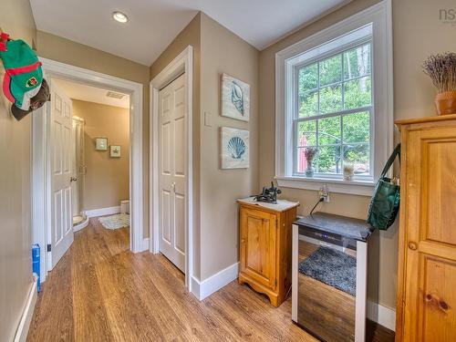 261 Edgewater Street, Mahone Bay, NS - Indoor Photo Showing Other Room