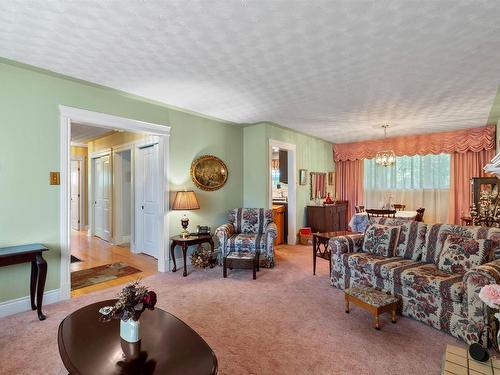 39 Robert Drive, Dartmouth, NS - Indoor Photo Showing Living Room