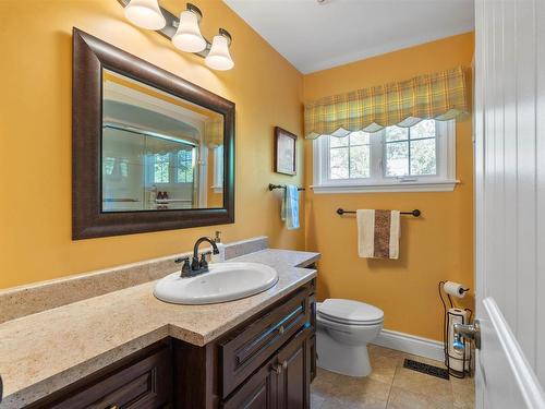 39 Robert Drive, Dartmouth, NS - Indoor Photo Showing Bathroom