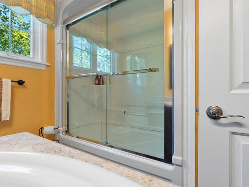 39 Robert Drive, Dartmouth, NS - Indoor Photo Showing Bathroom