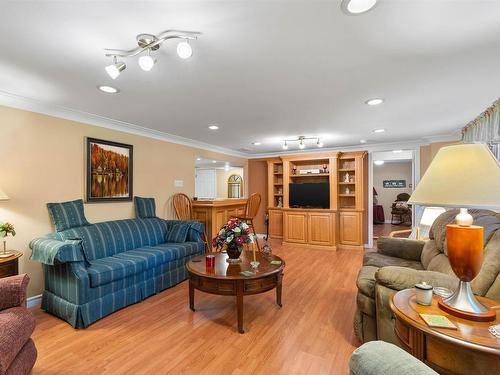 39 Robert Drive, Dartmouth, NS - Indoor Photo Showing Living Room
