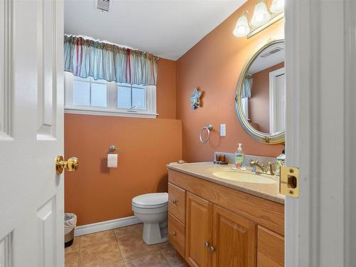 39 Robert Drive, Dartmouth, NS - Indoor Photo Showing Bathroom